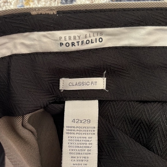 Men’s Perry Ellis Portfolio dress pants - Picture 2 of 2